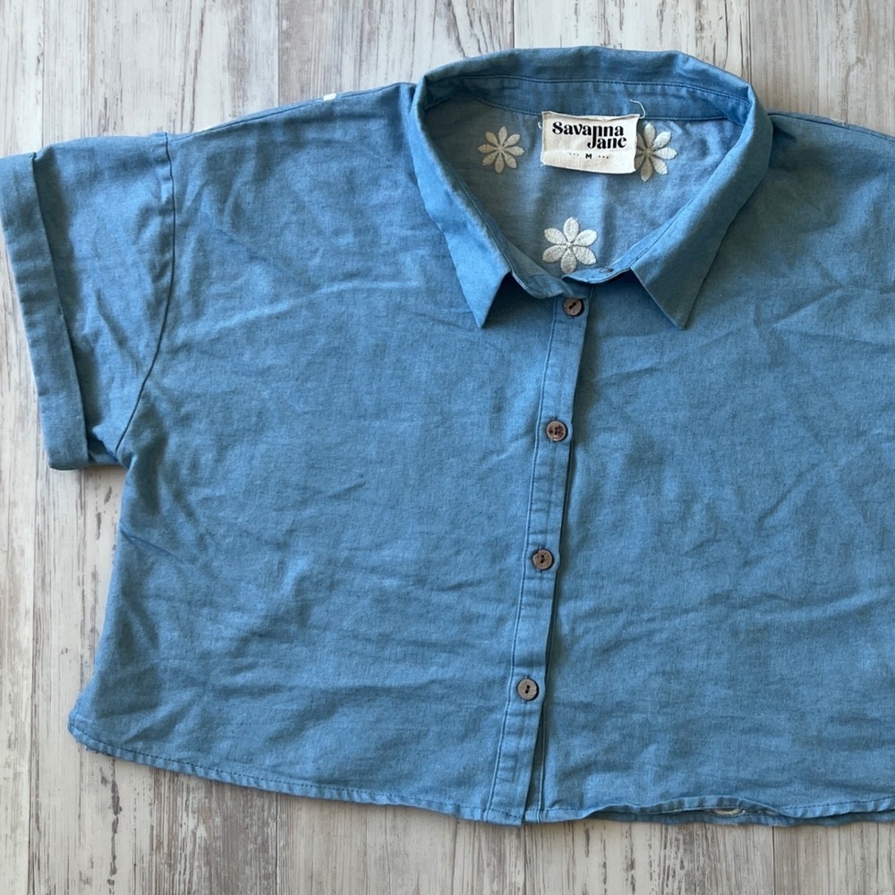 Savanna Jane Blue Chambray Embroidered Eyelet Floral Cropped Button Down Shirt M